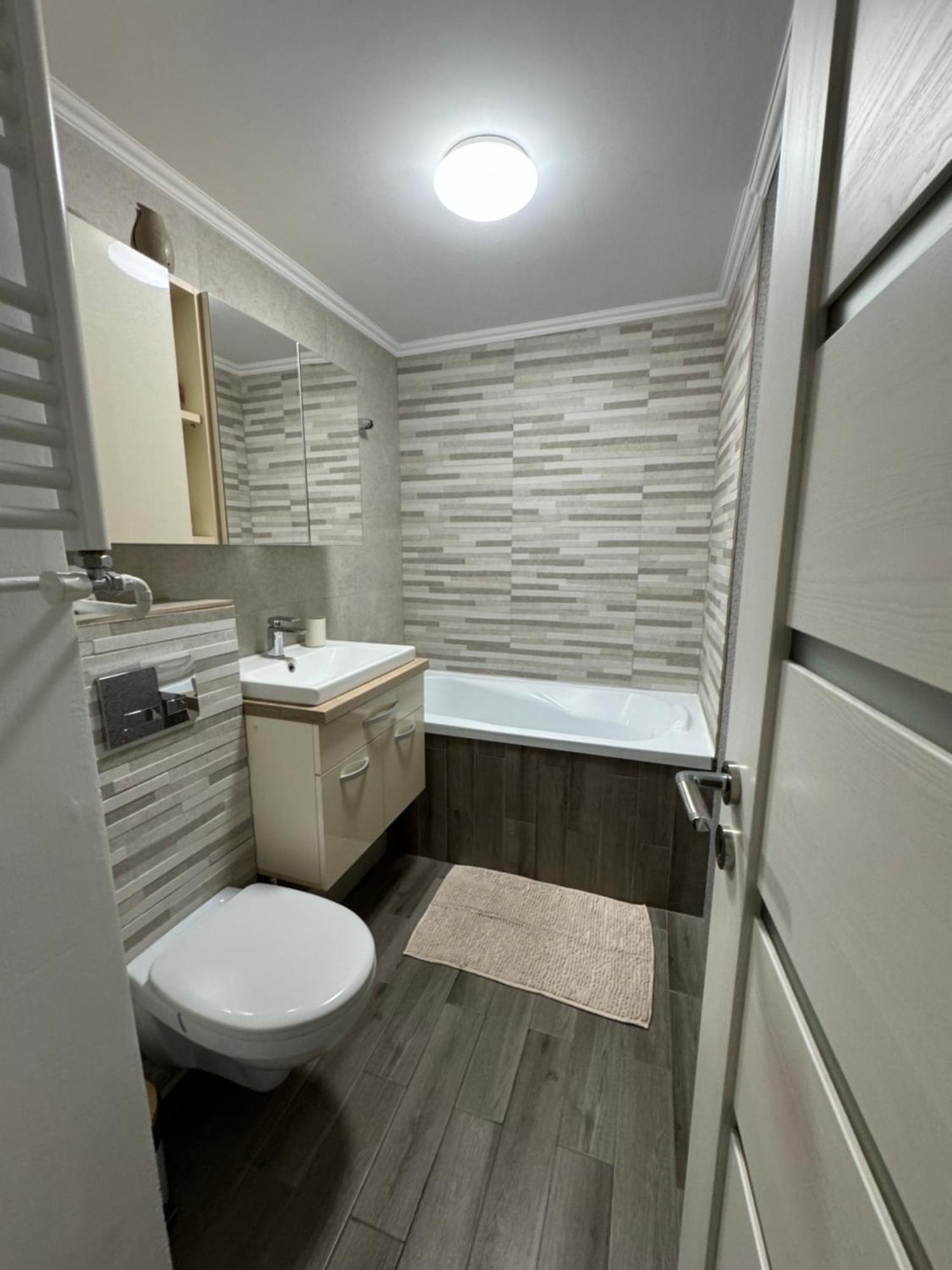 Maya Home Oradea Exterior photo
